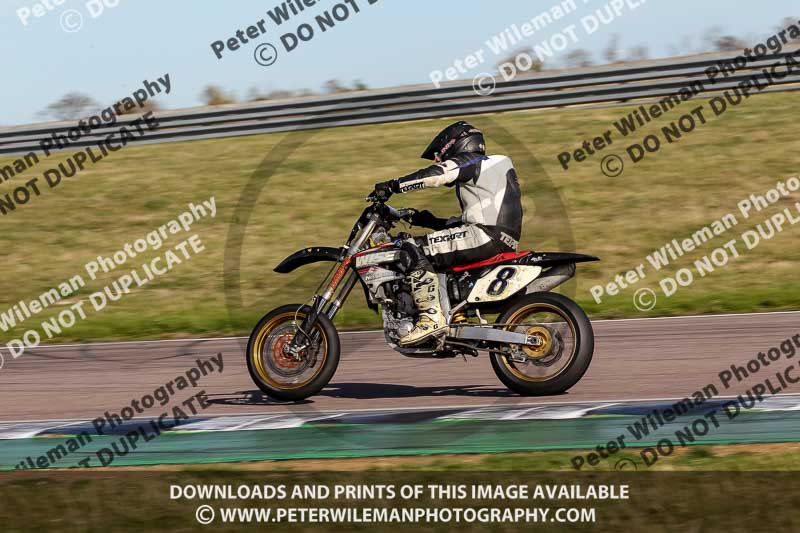 Rockingham no limits trackday;enduro digital images;event digital images;eventdigitalimages;no limits trackdays;peter wileman photography;racing digital images;rockingham raceway northamptonshire;rockingham trackday photographs;trackday digital images;trackday photos