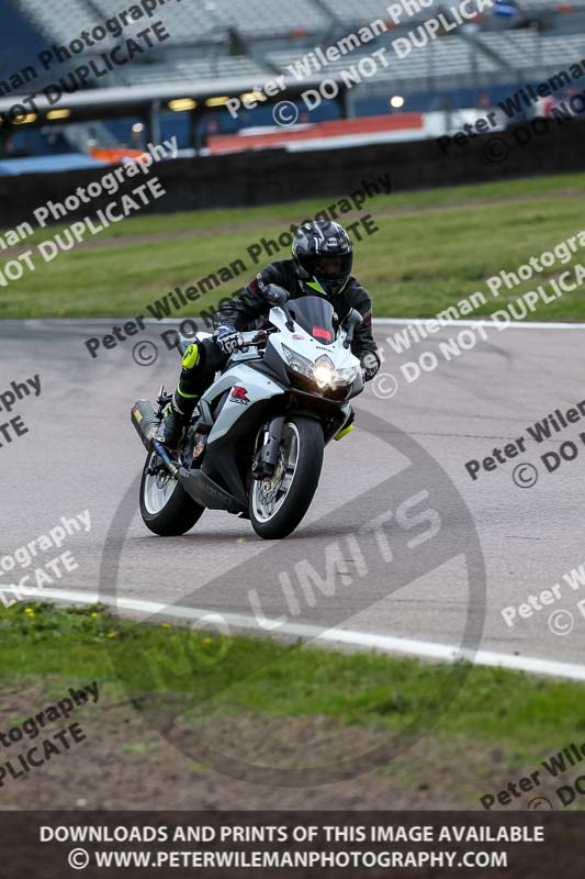Rockingham no limits trackday;enduro digital images;event digital images;eventdigitalimages;no limits trackdays;peter wileman photography;racing digital images;rockingham raceway northamptonshire;rockingham trackday photographs;trackday digital images;trackday photos