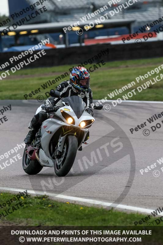 Rockingham no limits trackday;enduro digital images;event digital images;eventdigitalimages;no limits trackdays;peter wileman photography;racing digital images;rockingham raceway northamptonshire;rockingham trackday photographs;trackday digital images;trackday photos
