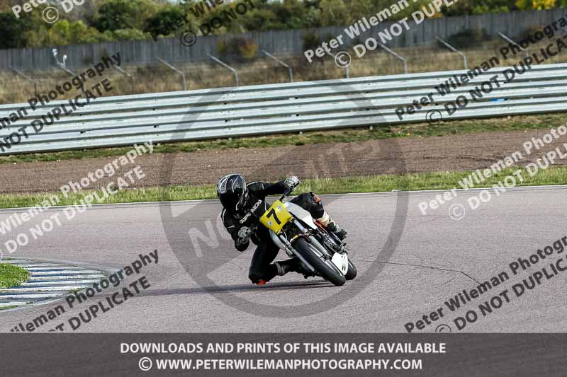 Rockingham no limits trackday;enduro digital images;event digital images;eventdigitalimages;no limits trackdays;peter wileman photography;racing digital images;rockingham raceway northamptonshire;rockingham trackday photographs;trackday digital images;trackday photos