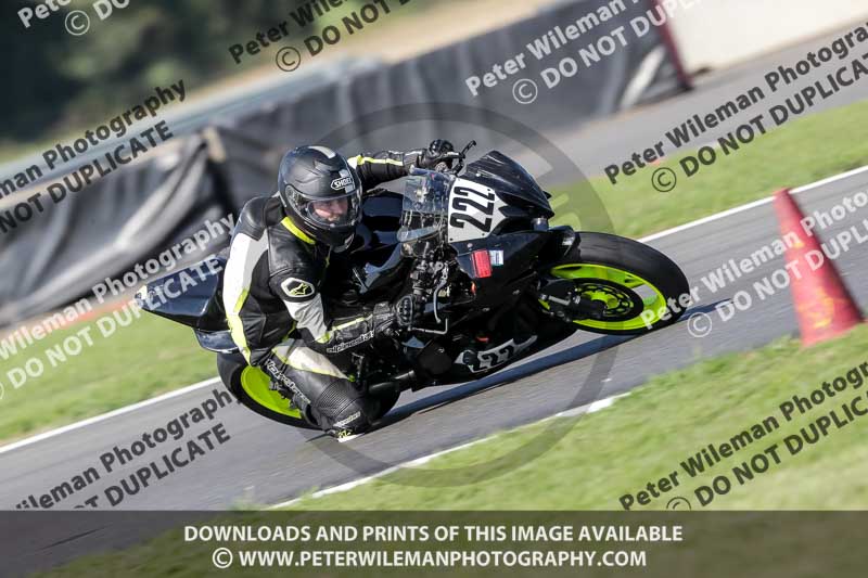 enduro digital images;event digital images;eventdigitalimages;no limits trackdays;peter wileman photography;racing digital images;snetterton;snetterton no limits trackday;snetterton photographs;snetterton trackday photographs;trackday digital images;trackday photos