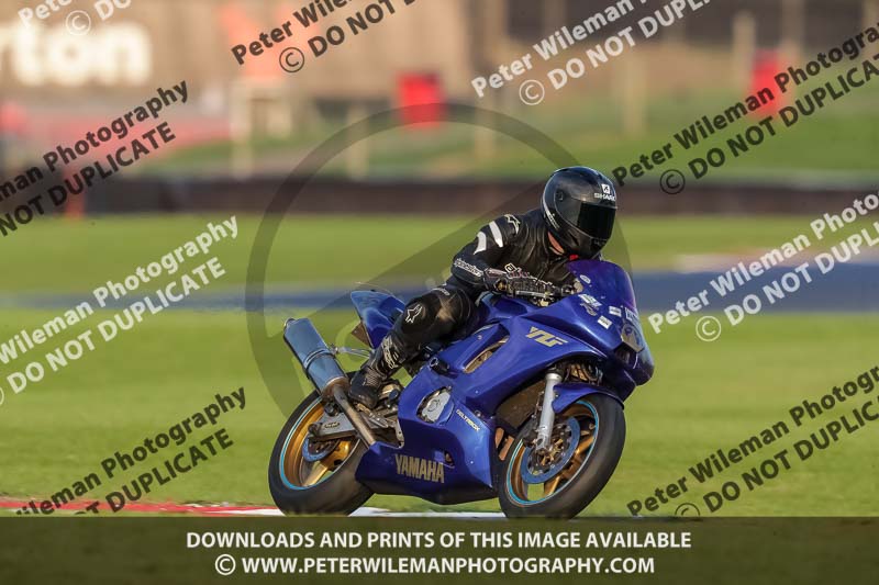 Rockingham no limits trackday;enduro digital images;event digital images;eventdigitalimages;no limits trackdays;peter wileman photography;racing digital images;rockingham raceway northamptonshire;rockingham trackday photographs;trackday digital images;trackday photos