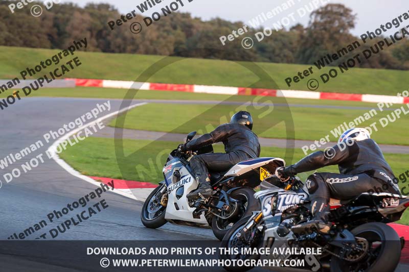 Rockingham no limits trackday;enduro digital images;event digital images;eventdigitalimages;no limits trackdays;peter wileman photography;racing digital images;rockingham raceway northamptonshire;rockingham trackday photographs;trackday digital images;trackday photos