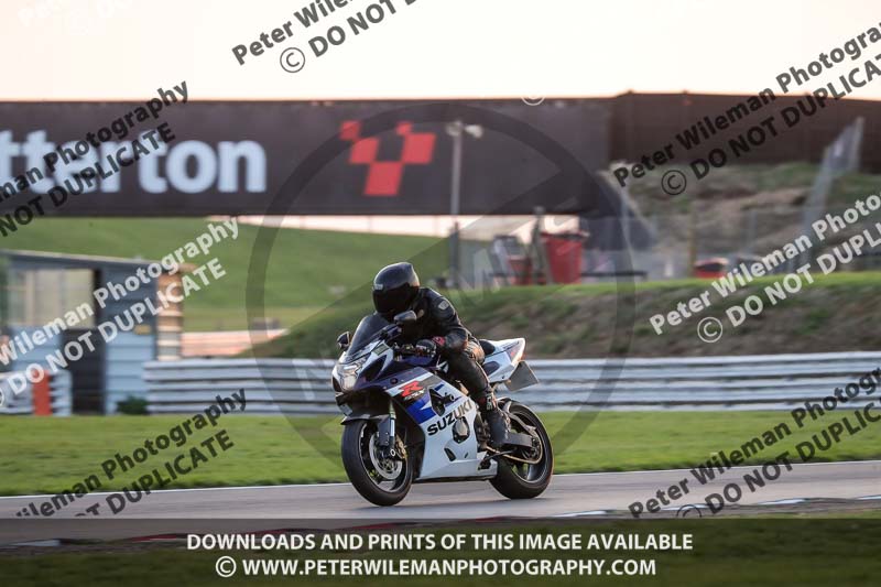 Rockingham no limits trackday;enduro digital images;event digital images;eventdigitalimages;no limits trackdays;peter wileman photography;racing digital images;rockingham raceway northamptonshire;rockingham trackday photographs;trackday digital images;trackday photos