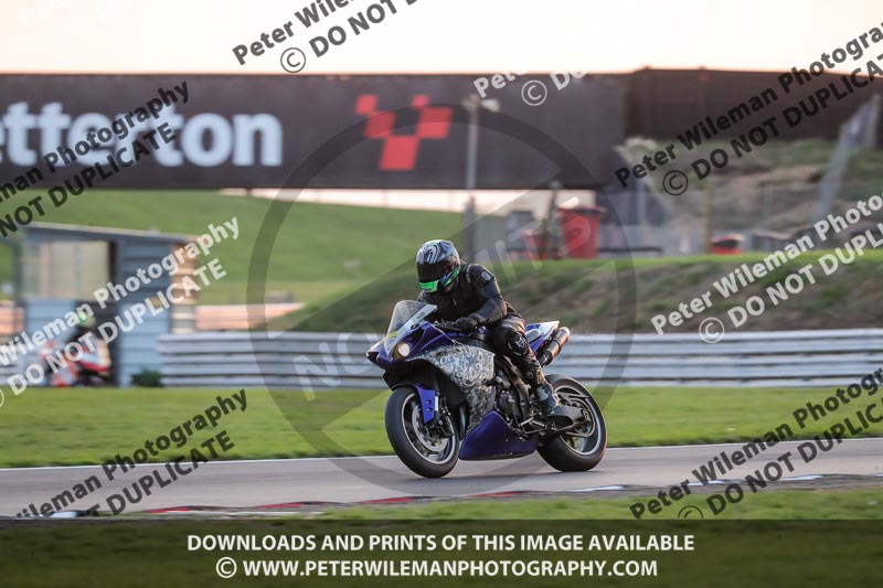 Rockingham no limits trackday;enduro digital images;event digital images;eventdigitalimages;no limits trackdays;peter wileman photography;racing digital images;rockingham raceway northamptonshire;rockingham trackday photographs;trackday digital images;trackday photos