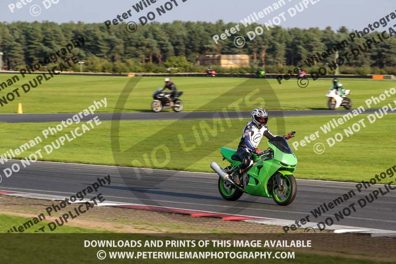 Rockingham no limits trackday;enduro digital images;event digital images;eventdigitalimages;no limits trackdays;peter wileman photography;racing digital images;rockingham raceway northamptonshire;rockingham trackday photographs;trackday digital images;trackday photos