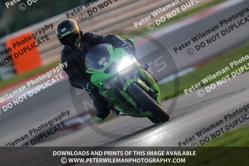 Rockingham no limits trackday;enduro digital images;event digital images;eventdigitalimages;no limits trackdays;peter wileman photography;racing digital images;rockingham raceway northamptonshire;rockingham trackday photographs;trackday digital images;trackday photos