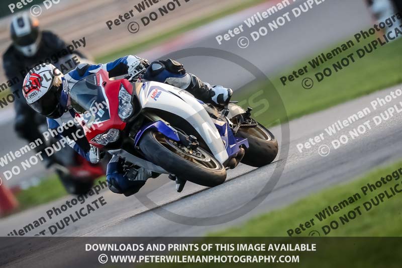 Rockingham no limits trackday;enduro digital images;event digital images;eventdigitalimages;no limits trackdays;peter wileman photography;racing digital images;rockingham raceway northamptonshire;rockingham trackday photographs;trackday digital images;trackday photos