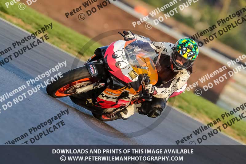 Rockingham no limits trackday;enduro digital images;event digital images;eventdigitalimages;no limits trackdays;peter wileman photography;racing digital images;rockingham raceway northamptonshire;rockingham trackday photographs;trackday digital images;trackday photos