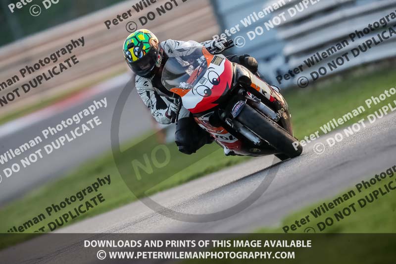 Rockingham no limits trackday;enduro digital images;event digital images;eventdigitalimages;no limits trackdays;peter wileman photography;racing digital images;rockingham raceway northamptonshire;rockingham trackday photographs;trackday digital images;trackday photos