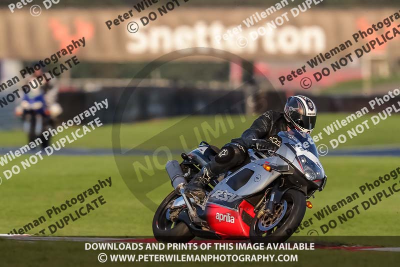 Rockingham no limits trackday;enduro digital images;event digital images;eventdigitalimages;no limits trackdays;peter wileman photography;racing digital images;rockingham raceway northamptonshire;rockingham trackday photographs;trackday digital images;trackday photos