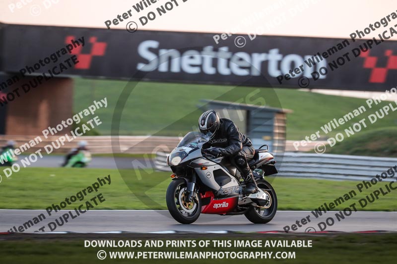 Rockingham no limits trackday;enduro digital images;event digital images;eventdigitalimages;no limits trackdays;peter wileman photography;racing digital images;rockingham raceway northamptonshire;rockingham trackday photographs;trackday digital images;trackday photos