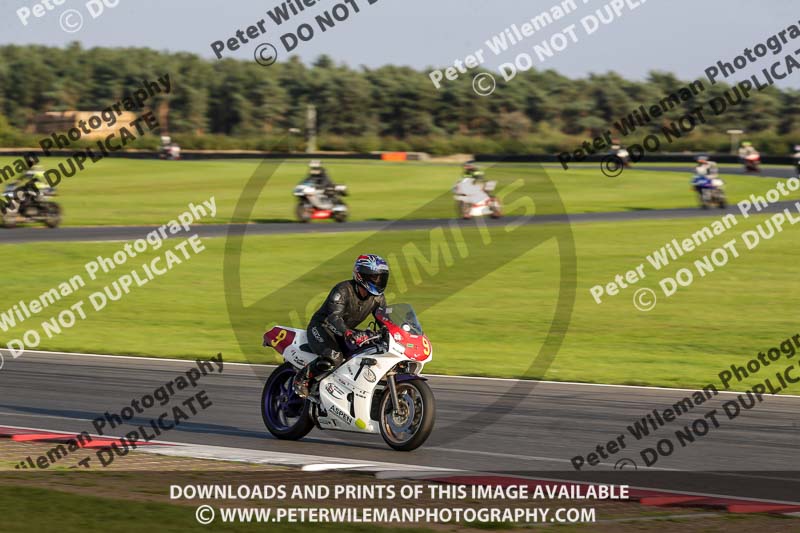 Rockingham no limits trackday;enduro digital images;event digital images;eventdigitalimages;no limits trackdays;peter wileman photography;racing digital images;rockingham raceway northamptonshire;rockingham trackday photographs;trackday digital images;trackday photos