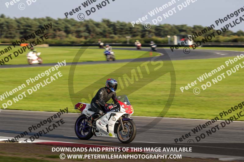 Rockingham no limits trackday;enduro digital images;event digital images;eventdigitalimages;no limits trackdays;peter wileman photography;racing digital images;rockingham raceway northamptonshire;rockingham trackday photographs;trackday digital images;trackday photos