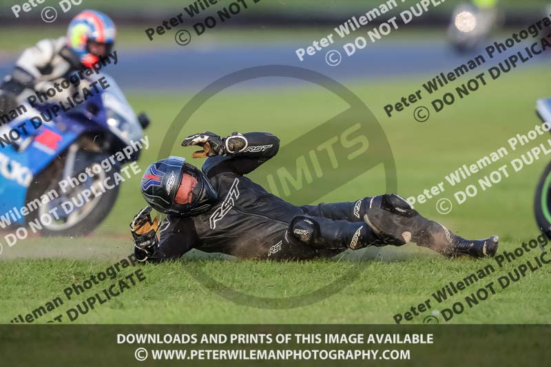 Rockingham no limits trackday;enduro digital images;event digital images;eventdigitalimages;no limits trackdays;peter wileman photography;racing digital images;rockingham raceway northamptonshire;rockingham trackday photographs;trackday digital images;trackday photos