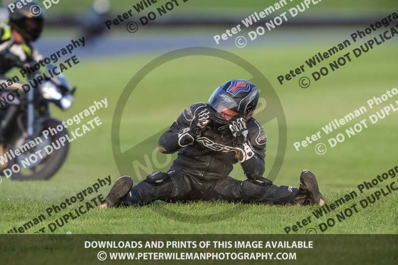 Rockingham no limits trackday;enduro digital images;event digital images;eventdigitalimages;no limits trackdays;peter wileman photography;racing digital images;rockingham raceway northamptonshire;rockingham trackday photographs;trackday digital images;trackday photos