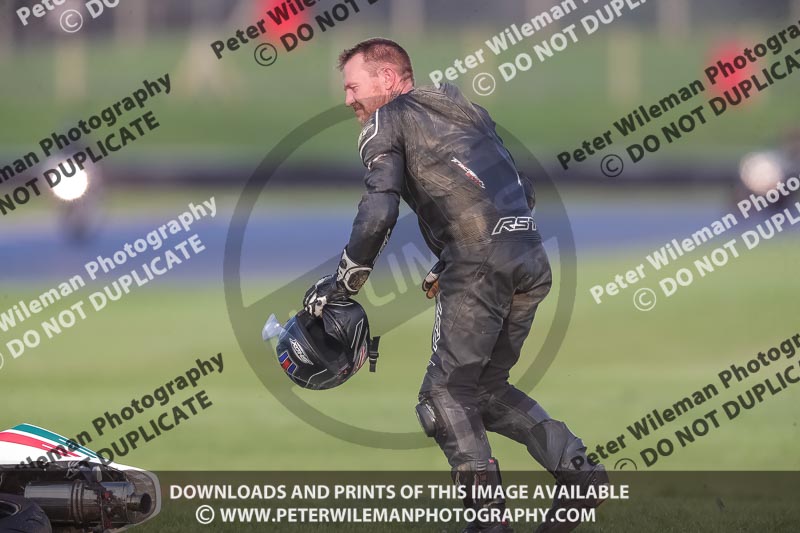 Rockingham no limits trackday;enduro digital images;event digital images;eventdigitalimages;no limits trackdays;peter wileman photography;racing digital images;rockingham raceway northamptonshire;rockingham trackday photographs;trackday digital images;trackday photos