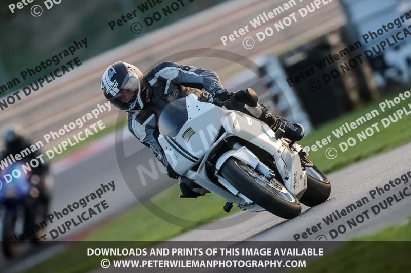 Rockingham no limits trackday;enduro digital images;event digital images;eventdigitalimages;no limits trackdays;peter wileman photography;racing digital images;rockingham raceway northamptonshire;rockingham trackday photographs;trackday digital images;trackday photos