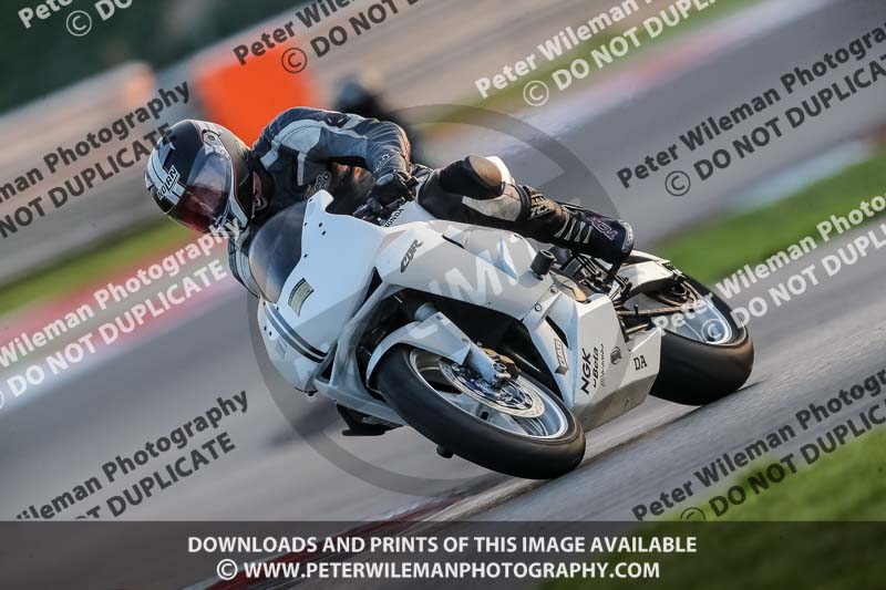 Rockingham no limits trackday;enduro digital images;event digital images;eventdigitalimages;no limits trackdays;peter wileman photography;racing digital images;rockingham raceway northamptonshire;rockingham trackday photographs;trackday digital images;trackday photos