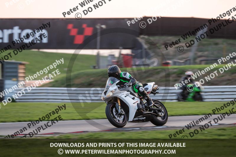 Rockingham no limits trackday;enduro digital images;event digital images;eventdigitalimages;no limits trackdays;peter wileman photography;racing digital images;rockingham raceway northamptonshire;rockingham trackday photographs;trackday digital images;trackday photos
