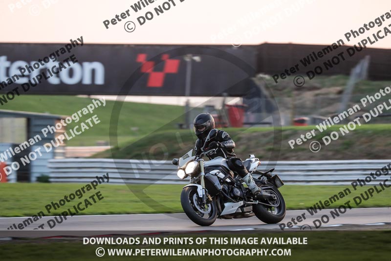 Rockingham no limits trackday;enduro digital images;event digital images;eventdigitalimages;no limits trackdays;peter wileman photography;racing digital images;rockingham raceway northamptonshire;rockingham trackday photographs;trackday digital images;trackday photos