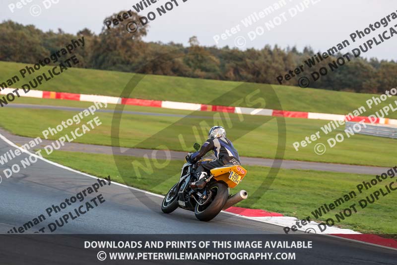 Rockingham no limits trackday;enduro digital images;event digital images;eventdigitalimages;no limits trackdays;peter wileman photography;racing digital images;rockingham raceway northamptonshire;rockingham trackday photographs;trackday digital images;trackday photos