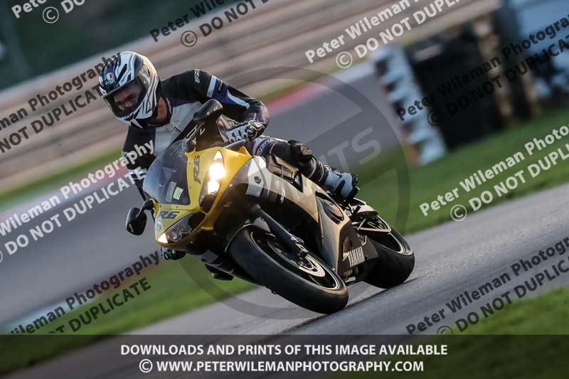 Rockingham no limits trackday;enduro digital images;event digital images;eventdigitalimages;no limits trackdays;peter wileman photography;racing digital images;rockingham raceway northamptonshire;rockingham trackday photographs;trackday digital images;trackday photos