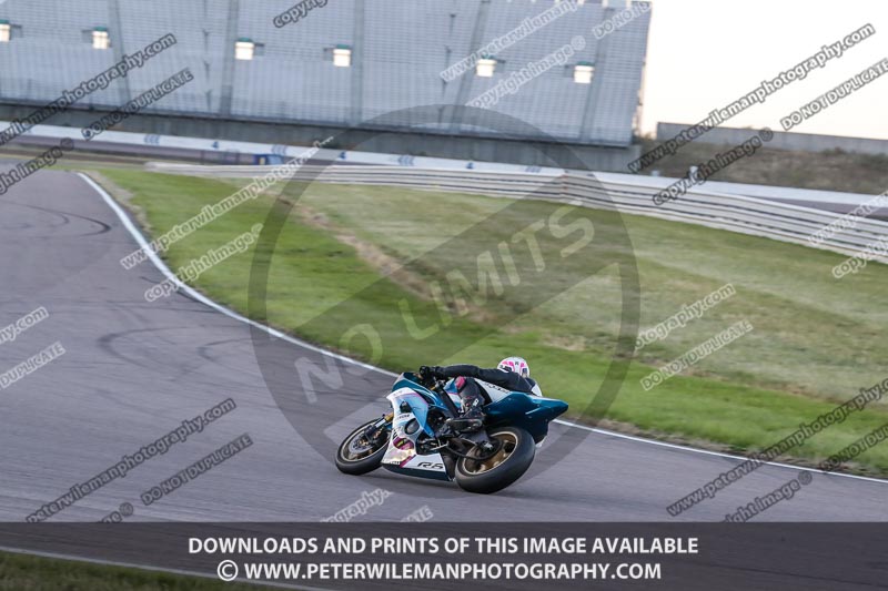 Rockingham no limits trackday;enduro digital images;event digital images;eventdigitalimages;no limits trackdays;peter wileman photography;racing digital images;rockingham raceway northamptonshire;rockingham trackday photographs;trackday digital images;trackday photos