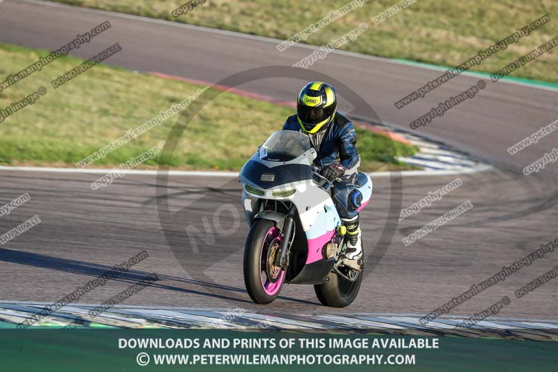 Rockingham no limits trackday;enduro digital images;event digital images;eventdigitalimages;no limits trackdays;peter wileman photography;racing digital images;rockingham raceway northamptonshire;rockingham trackday photographs;trackday digital images;trackday photos