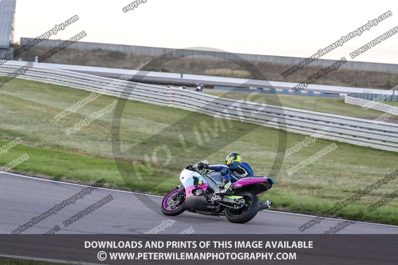 Rockingham no limits trackday;enduro digital images;event digital images;eventdigitalimages;no limits trackdays;peter wileman photography;racing digital images;rockingham raceway northamptonshire;rockingham trackday photographs;trackday digital images;trackday photos