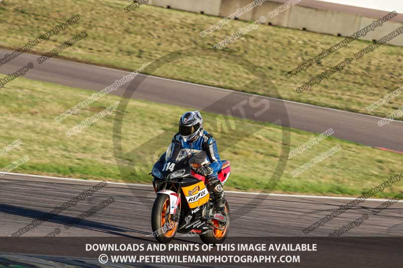Rockingham no limits trackday;enduro digital images;event digital images;eventdigitalimages;no limits trackdays;peter wileman photography;racing digital images;rockingham raceway northamptonshire;rockingham trackday photographs;trackday digital images;trackday photos