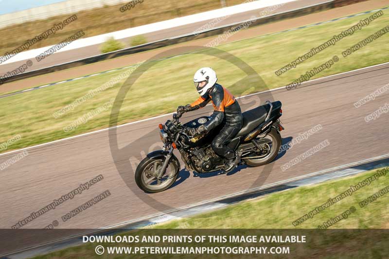 Rockingham no limits trackday;enduro digital images;event digital images;eventdigitalimages;no limits trackdays;peter wileman photography;racing digital images;rockingham raceway northamptonshire;rockingham trackday photographs;trackday digital images;trackday photos