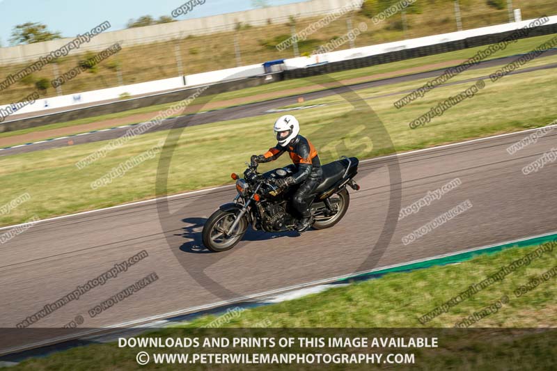Rockingham no limits trackday;enduro digital images;event digital images;eventdigitalimages;no limits trackdays;peter wileman photography;racing digital images;rockingham raceway northamptonshire;rockingham trackday photographs;trackday digital images;trackday photos