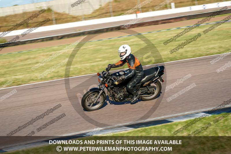 Rockingham no limits trackday;enduro digital images;event digital images;eventdigitalimages;no limits trackdays;peter wileman photography;racing digital images;rockingham raceway northamptonshire;rockingham trackday photographs;trackday digital images;trackday photos
