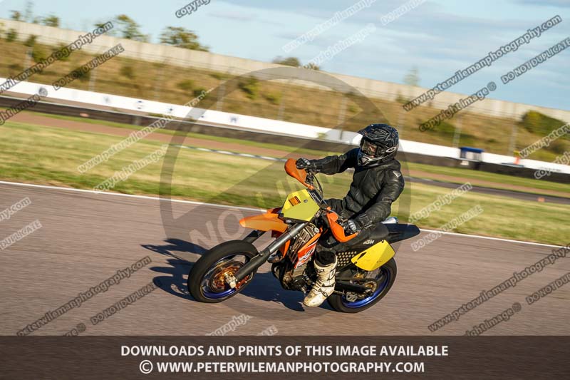 Rockingham no limits trackday;enduro digital images;event digital images;eventdigitalimages;no limits trackdays;peter wileman photography;racing digital images;rockingham raceway northamptonshire;rockingham trackday photographs;trackday digital images;trackday photos