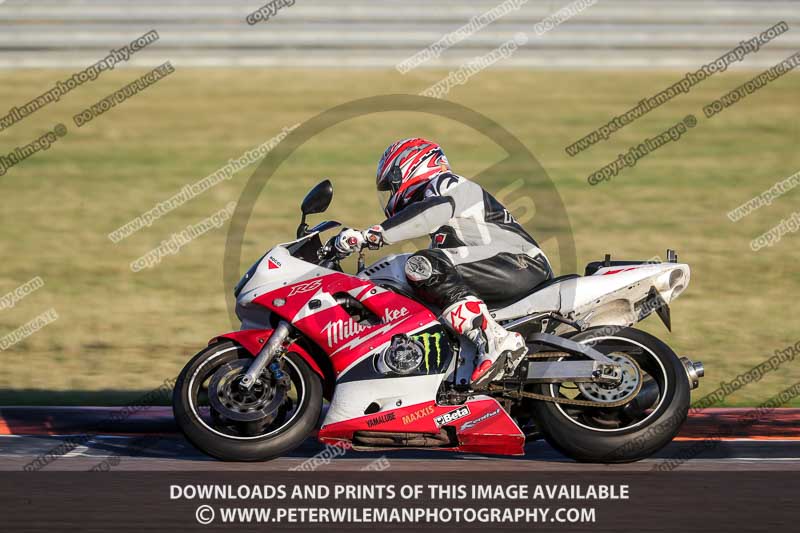 Rockingham no limits trackday;enduro digital images;event digital images;eventdigitalimages;no limits trackdays;peter wileman photography;racing digital images;rockingham raceway northamptonshire;rockingham trackday photographs;trackday digital images;trackday photos