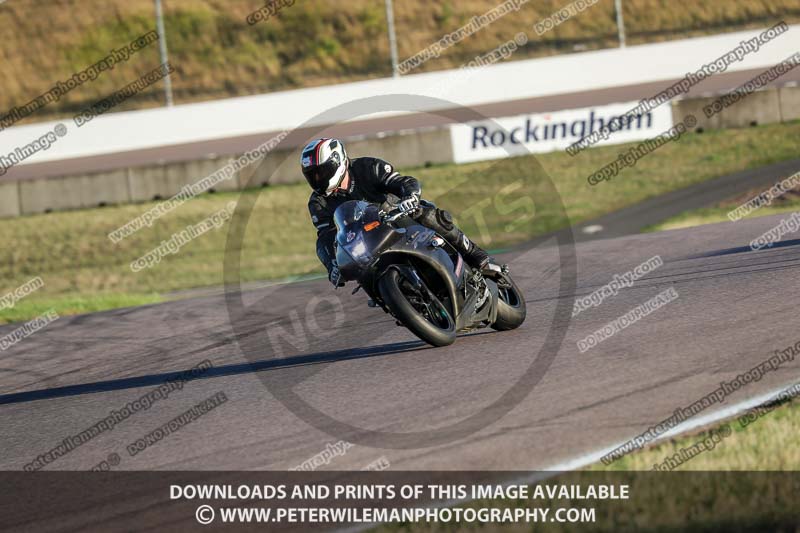 Rockingham no limits trackday;enduro digital images;event digital images;eventdigitalimages;no limits trackdays;peter wileman photography;racing digital images;rockingham raceway northamptonshire;rockingham trackday photographs;trackday digital images;trackday photos