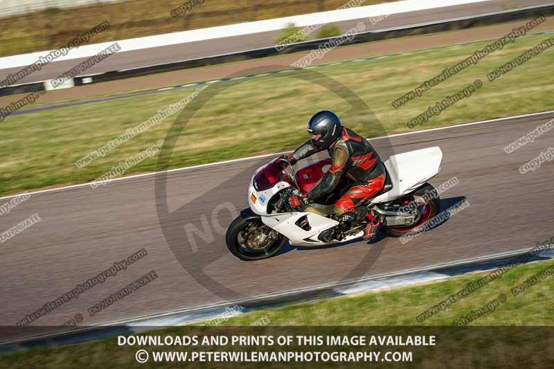 Rockingham no limits trackday;enduro digital images;event digital images;eventdigitalimages;no limits trackdays;peter wileman photography;racing digital images;rockingham raceway northamptonshire;rockingham trackday photographs;trackday digital images;trackday photos