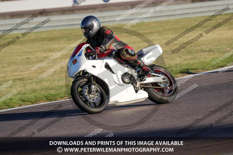 Rockingham no limits trackday;enduro digital images;event digital images;eventdigitalimages;no limits trackdays;peter wileman photography;racing digital images;rockingham raceway northamptonshire;rockingham trackday photographs;trackday digital images;trackday photos