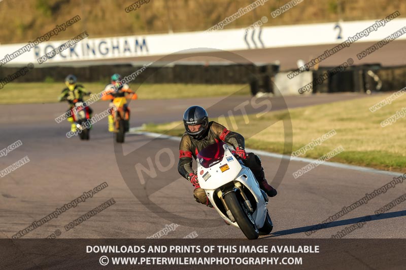 Rockingham no limits trackday;enduro digital images;event digital images;eventdigitalimages;no limits trackdays;peter wileman photography;racing digital images;rockingham raceway northamptonshire;rockingham trackday photographs;trackday digital images;trackday photos