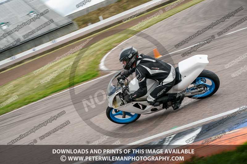 Rockingham no limits trackday;enduro digital images;event digital images;eventdigitalimages;no limits trackdays;peter wileman photography;racing digital images;rockingham raceway northamptonshire;rockingham trackday photographs;trackday digital images;trackday photos