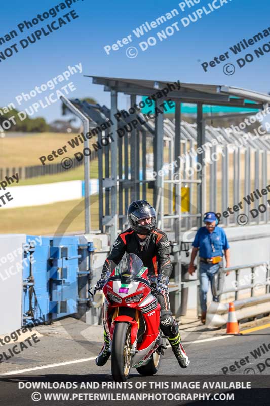 07th to 9th January 2019;Phillip Island;event digital images;motorbikes;no limits;peter wileman photography;trackday;trackday digital images