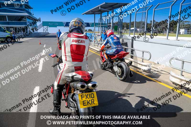 07th to 9th January 2019;Phillip Island;event digital images;motorbikes;no limits;peter wileman photography;trackday;trackday digital images