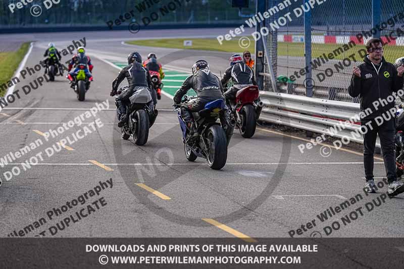 donington no limits trackday;donington park photographs;donington trackday photographs;no limits trackdays;peter wileman photography;trackday digital images;trackday photos