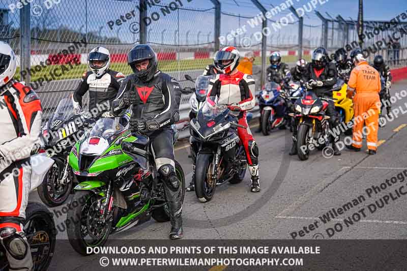 donington no limits trackday;donington park photographs;donington trackday photographs;no limits trackdays;peter wileman photography;trackday digital images;trackday photos