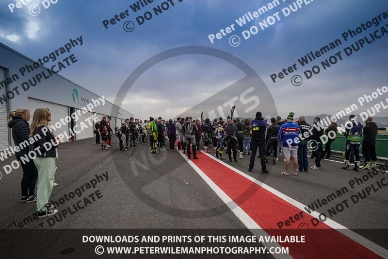 cadwell no limits trackday;cadwell park;cadwell park photographs;cadwell trackday photographs;enduro digital images;event digital images;eventdigitalimages;no limits trackdays;peter wileman photography;racing digital images;trackday digital images;trackday photos