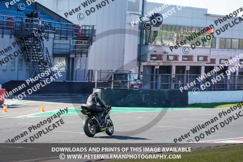 donington no limits trackday;donington park photographs;donington trackday photographs;no limits trackdays;peter wileman photography;trackday digital images;trackday photos