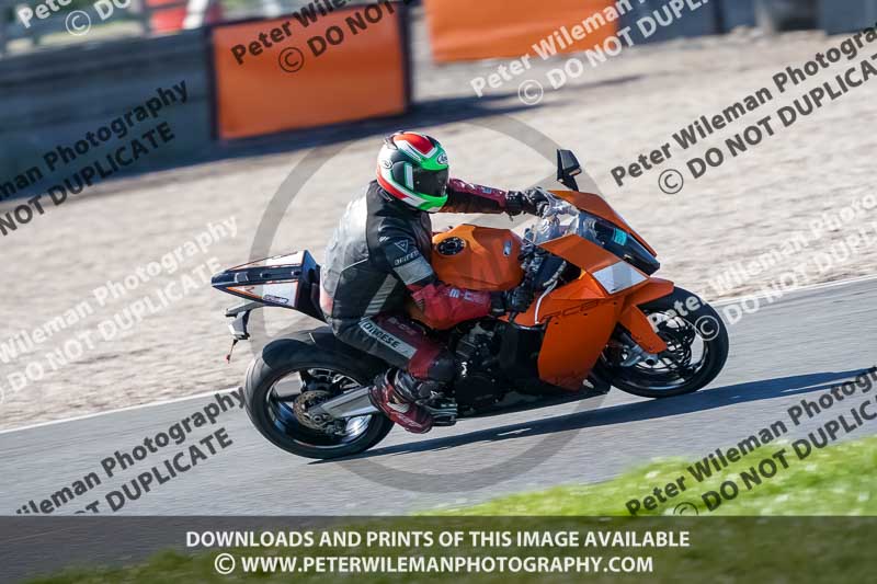 donington no limits trackday;donington park photographs;donington trackday photographs;no limits trackdays;peter wileman photography;trackday digital images;trackday photos