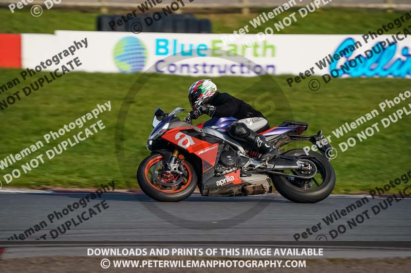 donington no limits trackday;donington park photographs;donington trackday photographs;no limits trackdays;peter wileman photography;trackday digital images;trackday photos
