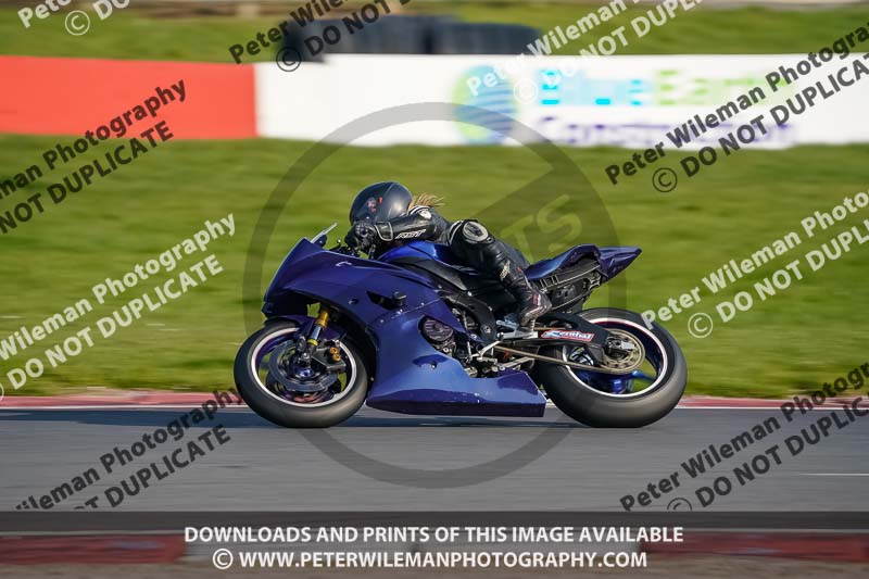 donington no limits trackday;donington park photographs;donington trackday photographs;no limits trackdays;peter wileman photography;trackday digital images;trackday photos